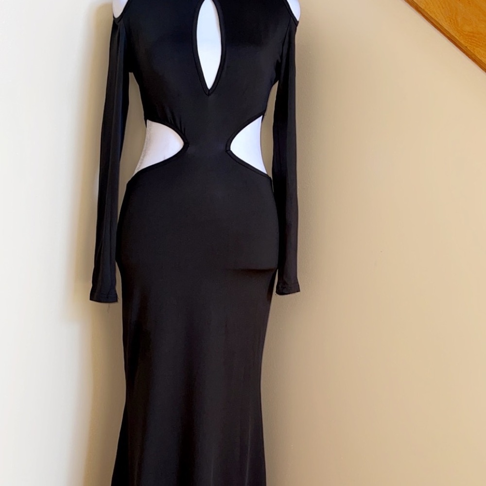 Women’s Sexy Black Dress Size S, M Cut Out Waist Long Sleeve Cold Shoulder NWT - Picture 4 of 7
